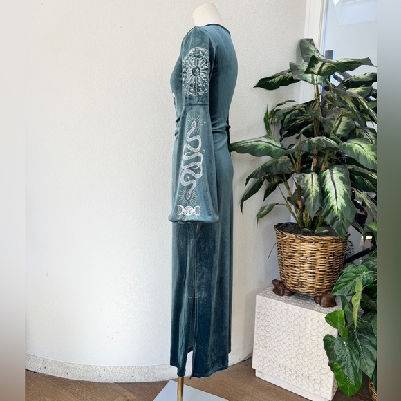 Willow Buffy Inspired Teal Velvet Maxi Dress Zodiac Celestial Design S/M - Picture 4 of 6
